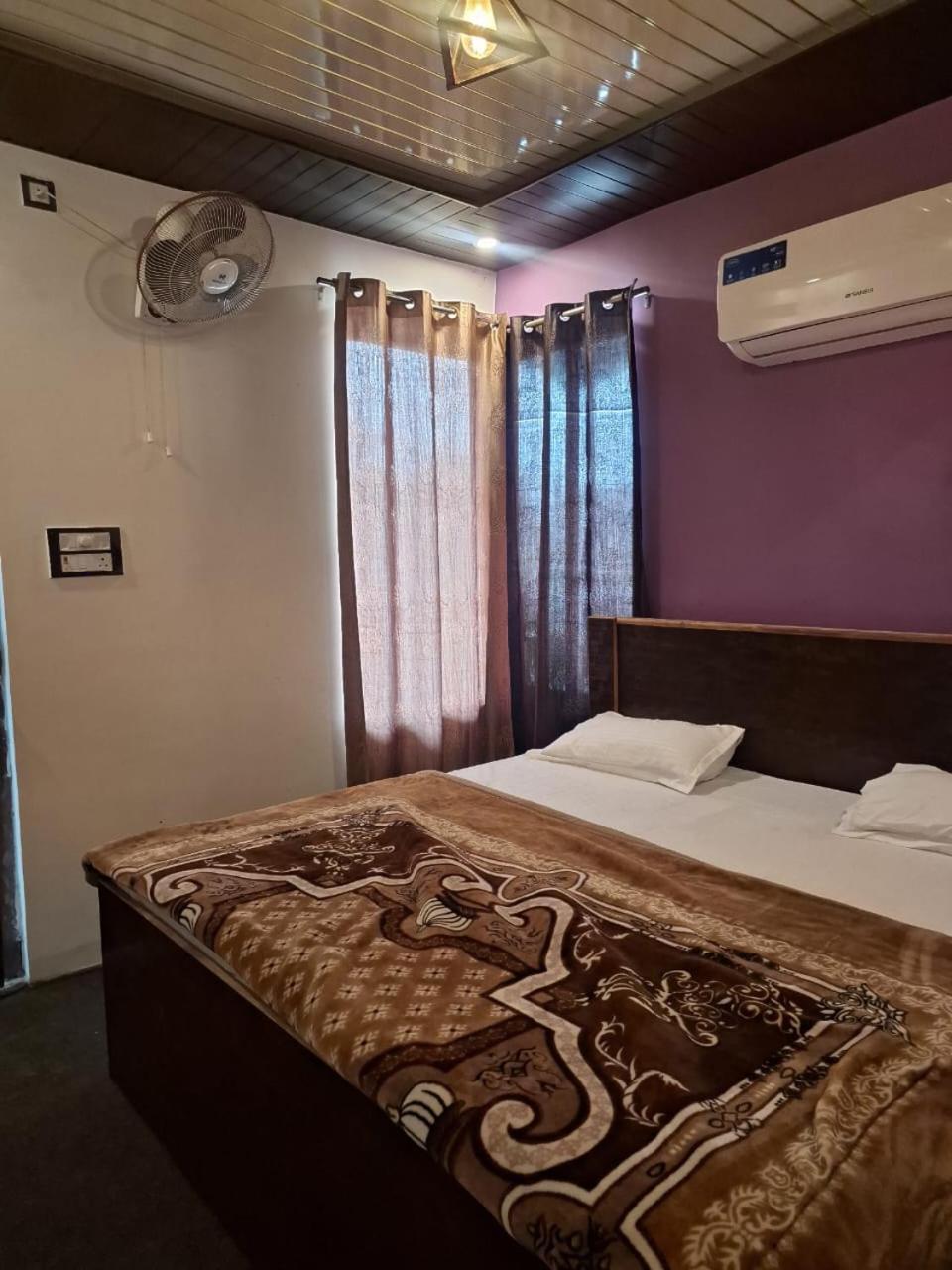Privyrooms Gorakhpur Eksteriør bilde